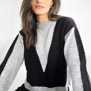 Native Youth Contrast Panel sweater, gray and black, size M